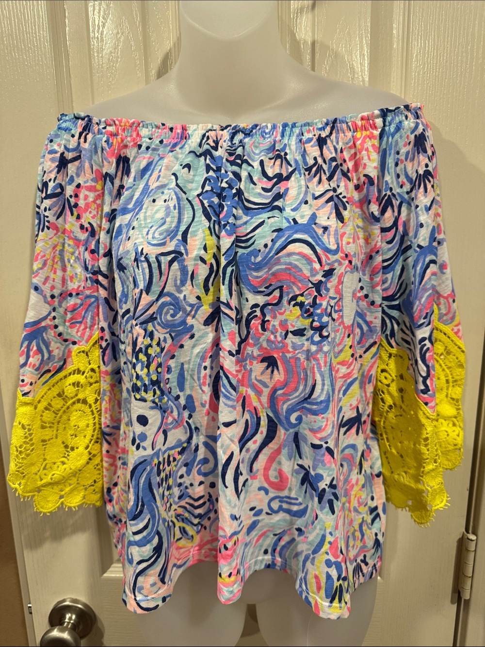 Lilly Pulitzer Colorful Off-Shoulder Top. Sz XS
